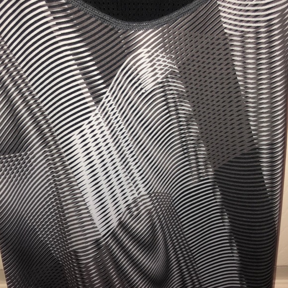 Nike workout tank top - Picture 3 of 3